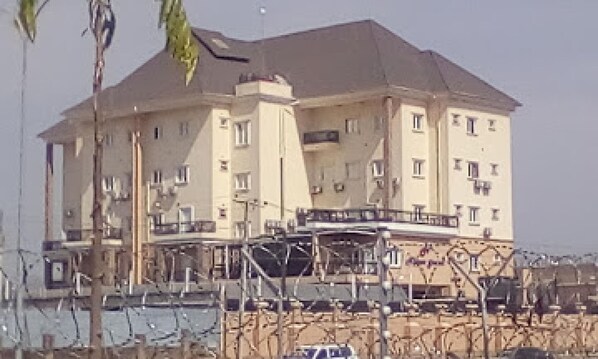 Chambre, 3 chambres, accessible aux personnes à mobilité réduite, fumeurs | Extérieur