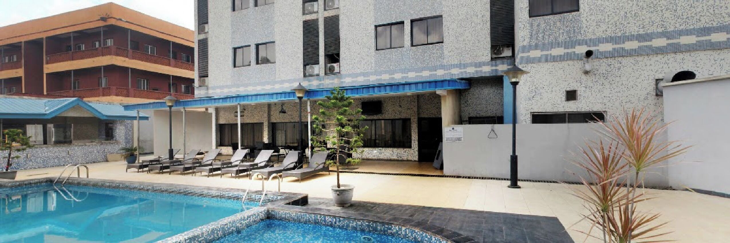 Quarto, 1 quarto, acessível, para fumantes | Piscina | Piscina externa
