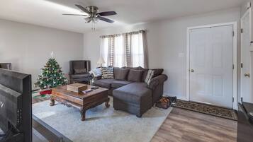 Apartment, 4 Bedrooms, Balcony | Room amenity