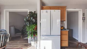 Apartment, 4 Bedrooms, Balcony | Interior
