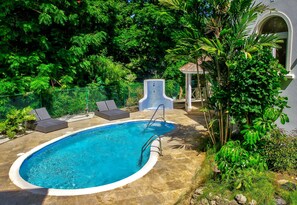 Kondominium, 2 kamar tidur, balkon, pemandangan kebun | Kolam renang | Kolam renang outdoor