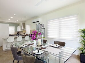 Dining room - Kingsgate #1 - by Zenbreak (Gibbes)