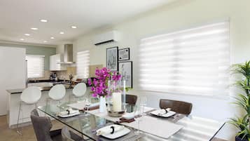 Condo, 2 phòng ngủ, ban công, quang cảnh vườn | Phòng ăn