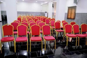 Chambre, 1 chambre, accessible aux personnes à mobilité réduite, fumeurs | Salle de réunion