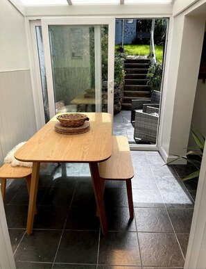 Dining - Castle Cottage in Conwy - 2 minute walk into Conwy yet has delightful garden (Conwy)