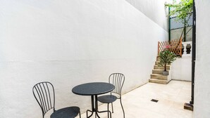 Unclassified image, 5 of 22, button - Sleek 2 Bedroom Earls Court Flat Centre of London (London)