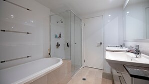 Badewanne, Haartrockner