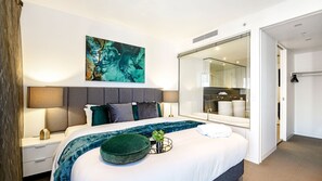 2 bedrooms, iron/ironing board, bed sheets - Oracle Broadbeach Gorgeous Modern 2 Bed 1 Bath Apartment - CoastHM (Broadbeach)