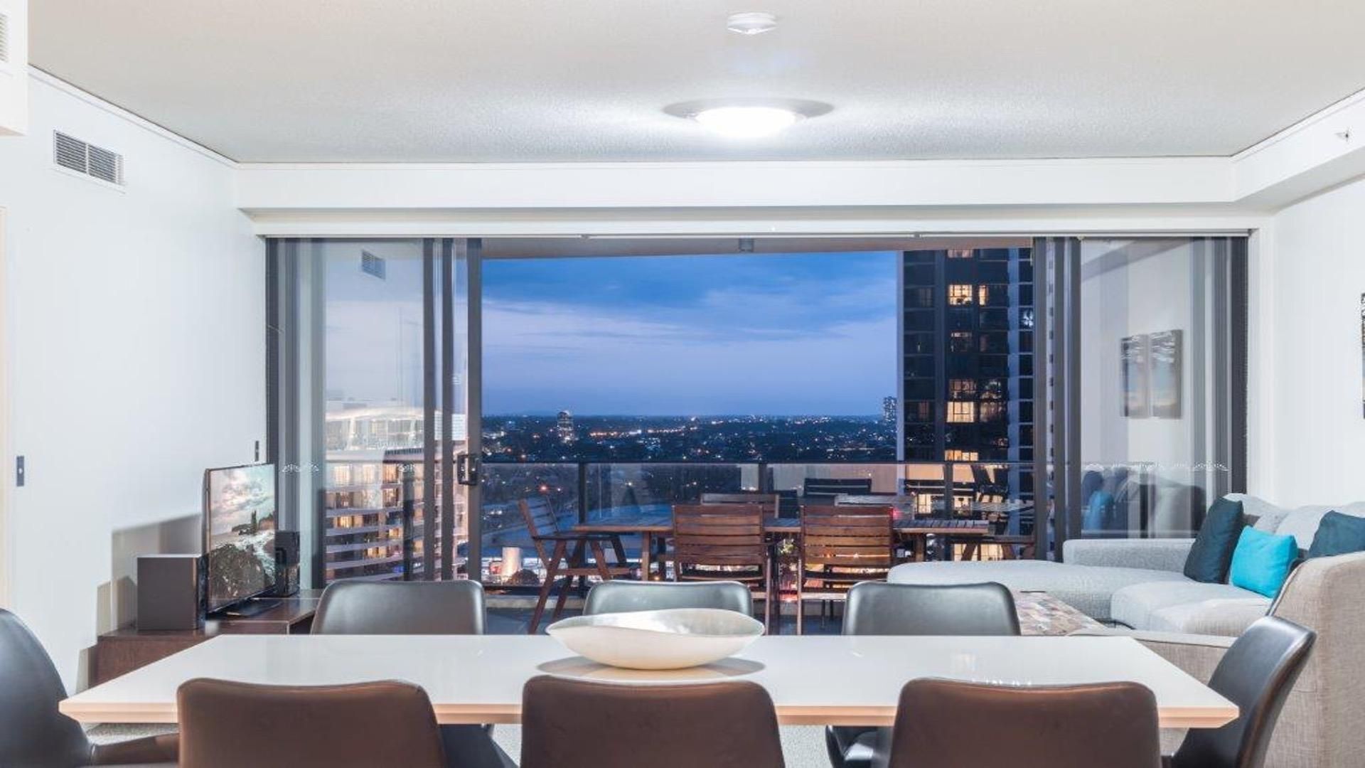 Stunning and spacious 3 bed 2 bath apartment w/Ocean view @ Sierra Grand Broadbeach