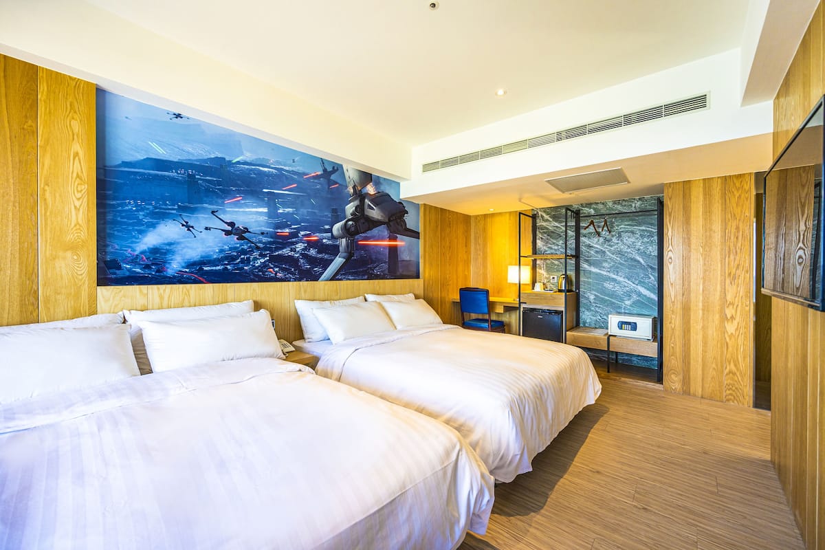 Ropa de cama de alta calidad, edredones de plumas, minibar y caja fuerte