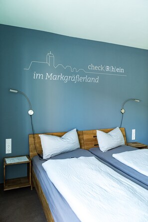 Free WiFi, bed sheets - Hotel Check Rhein (Neuenburg am Rhein)