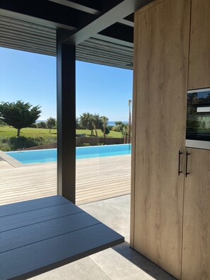 House, Multiple Beds | 4 bedrooms, iron/ironing board, free WiFi, bed sheets