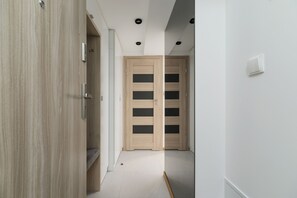 Estudio, cocina | Baño | Ducha y toallas