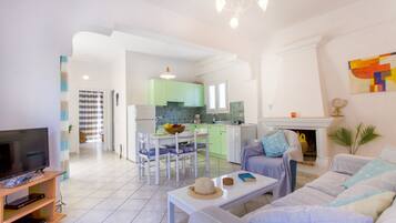 Smart TV, fireplace, DVD player