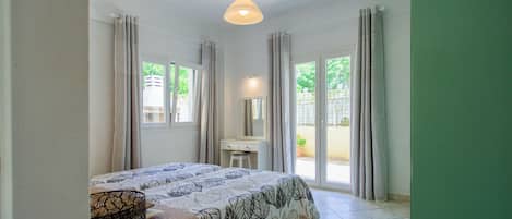 2 Schlafzimmer, Zimmersafe, Bügeleisen/Bügelbrett, Reisekinderbett