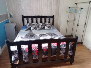 1 makuuhuone, silitysrauta/-lauta, ilmainen Wi-Fi, vuodevaatteet