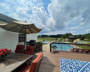 Outdoor dining - TRAVERS WEEK AVAILABLE (Schuylerville)