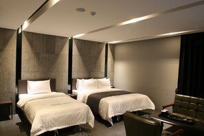 Phòng 2 giường đơn Tiêu chuẩn | Trang trí khác biệt, trang bị nội thất với thiết kế riêng biệt 