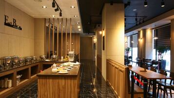 Colazione a buffet inclusa, servita tutte le mattine