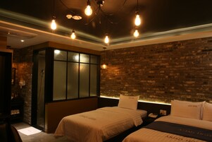 디럭스 트윈룸 | 각각 다른 스타일의 인테리어, 각각 다르게 가구 비치, 무료 WiFi, 침대 시트