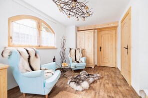 12 bedrooms, bed sheets