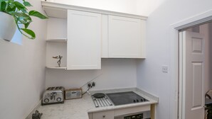 Standard House (2 Bedrooms) | Private kitchen - Classic Belgravia Home by Victoria Station by Underthedoormat (London)