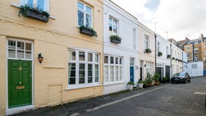 Standard House (2 Bedrooms) | Street view - Classic Belgravia Home by Victoria Station by Underthedoormat (London)