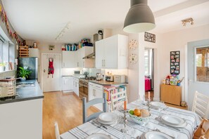 Family House (5 Bedrooms) | Private kitchen
