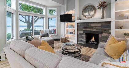 Lakeside Love: Beach & Hot Tub