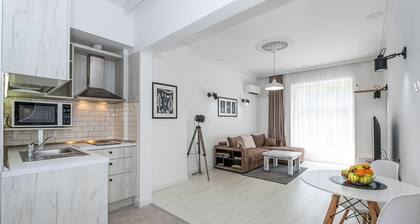 Luxury apARTment By The Sea + FREE PARKING+HBO+Netflix