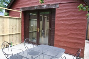 Front of property - The Nook - Farm Park Stay with Hot Tub, BBQ & Fire Pit (Swansea)