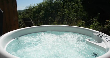 The Nook - Farm Park Stay with Hot Tub, BBQ & Fire Pit