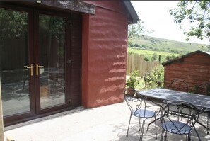 Front of property - The Nook - Farm Park Stay with Hot Tub, BBQ & Fire Pit (Swansea)