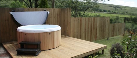Studio | Private spa tub