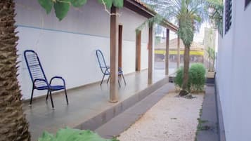 Hiên