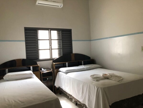 Deluxe Double or Twin Room | Desk, free WiFi, bed sheets