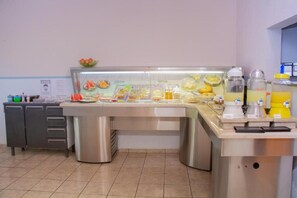 Tägliches inbegriffenes großes Frühstück