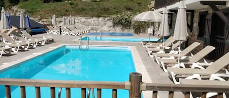 Piscina all'aperto, una piscina riscaldata