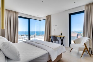 4 habitaciones, tabla de planchar con plancha, wifi y ropa de cama