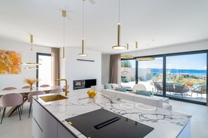 Interior - Seaview Villa Nocturno with 4 en-suite bedrooms, private heated 35smq infinity pool with hydromassage and Jacuzzi (Podstrana)