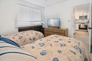 2 室のベッドルーム、アイロン / アイロン台、WiFi (無料)、ベッドシーツ