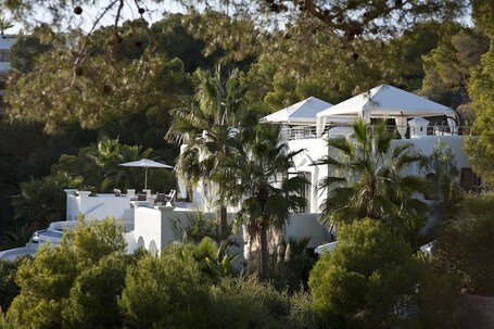 Beach House Ibiza - Image 2