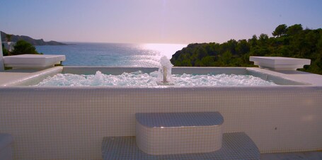 Beach House Ibiza - Image 32