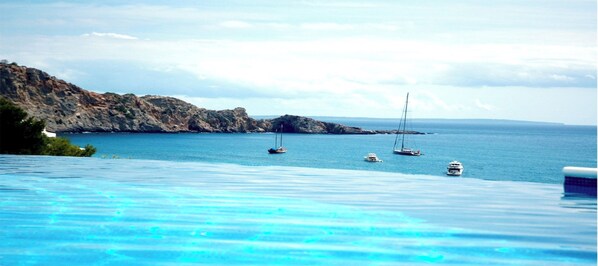 Piscine extérieure, piscine chauffée