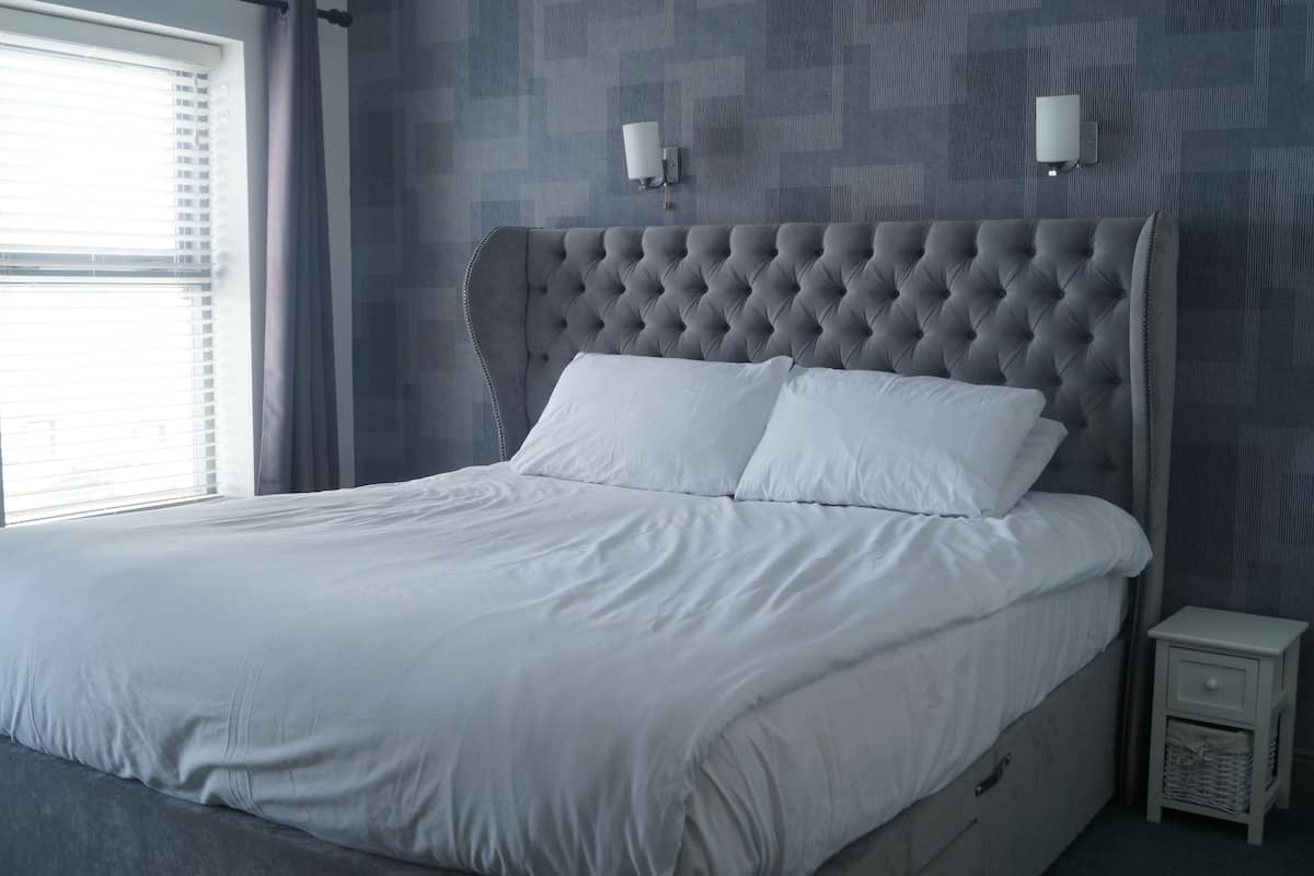 Economy Double Room, Ensuite, Sea View | 1 bedroom