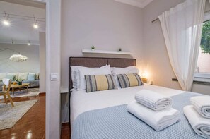 2 bedrooms, iron/ironing board, Internet, bed sheets