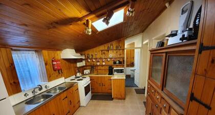 Miss Mabel Cottage · Burra - Historic