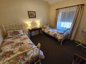 3 bedrooms, desk, iron/ironing board, WiFi