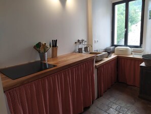 Fridge, oven, stovetop, dishwasher - House in Haute-Provence Verdon nature park (Angles)