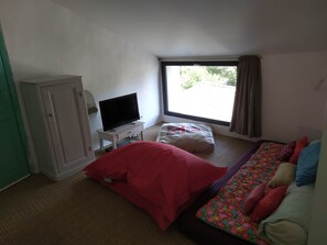 5 bedrooms, free WiFi - House in Haute-Provence Verdon nature park (Angles)